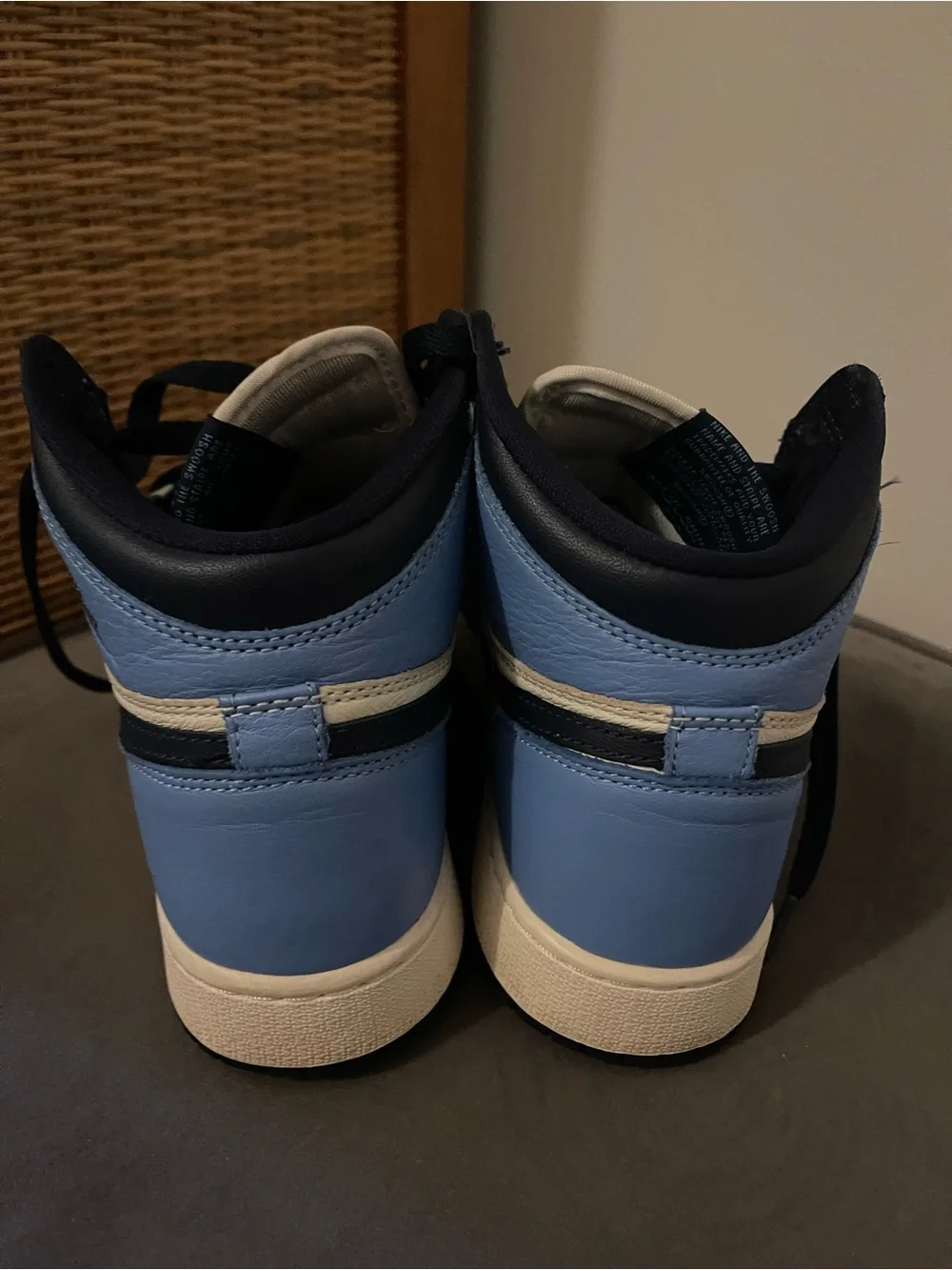Air Jordan 1 Retro High OG GS Obsidian